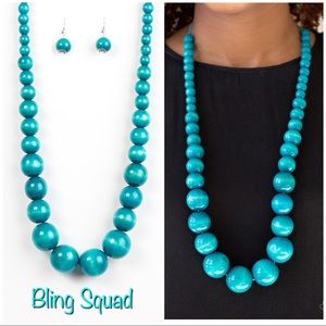 Wooden Necklace with matching earrings (Turquoise)